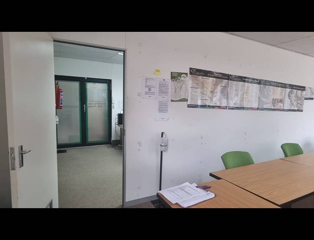 107M² OFFICE FOR SALE IN NELSPRUIT CENTRAL